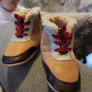 Robeez Wyatt Boot 18-24 Mos Never Worn